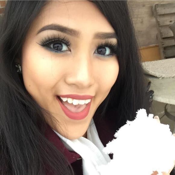 Meet your Posher, Daniela - Picture 1 of 1